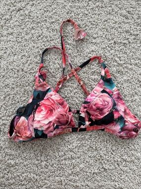 Lululemon strappy swim top